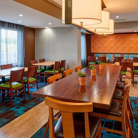 Fairfield Inn By Marriott Richmond New Paris Exterior foto